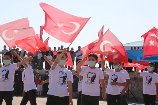 29 Ekim Cumhuriyet Bayram Mersin Erdemli de Cokuyla Kutland